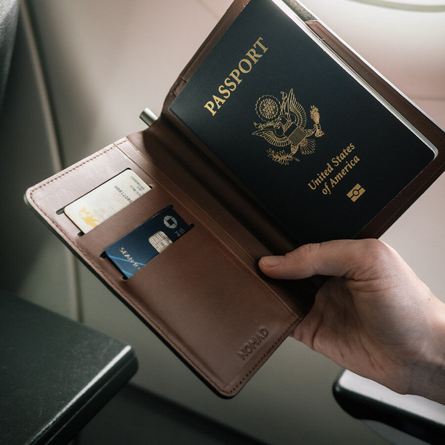 Dompet Pasport Nomad //Warna Coklat Desa //Kulit Horween