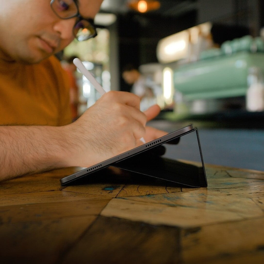 MOFT Snap Float Tablet Stand - 11'' / 12.9'' - Hitam
