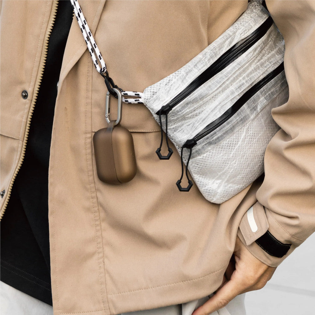 Sarung RhinoShield dengan Carabiner Serasi dengan AirPods 4 | Perlindungan Penurunan Gred Tentera