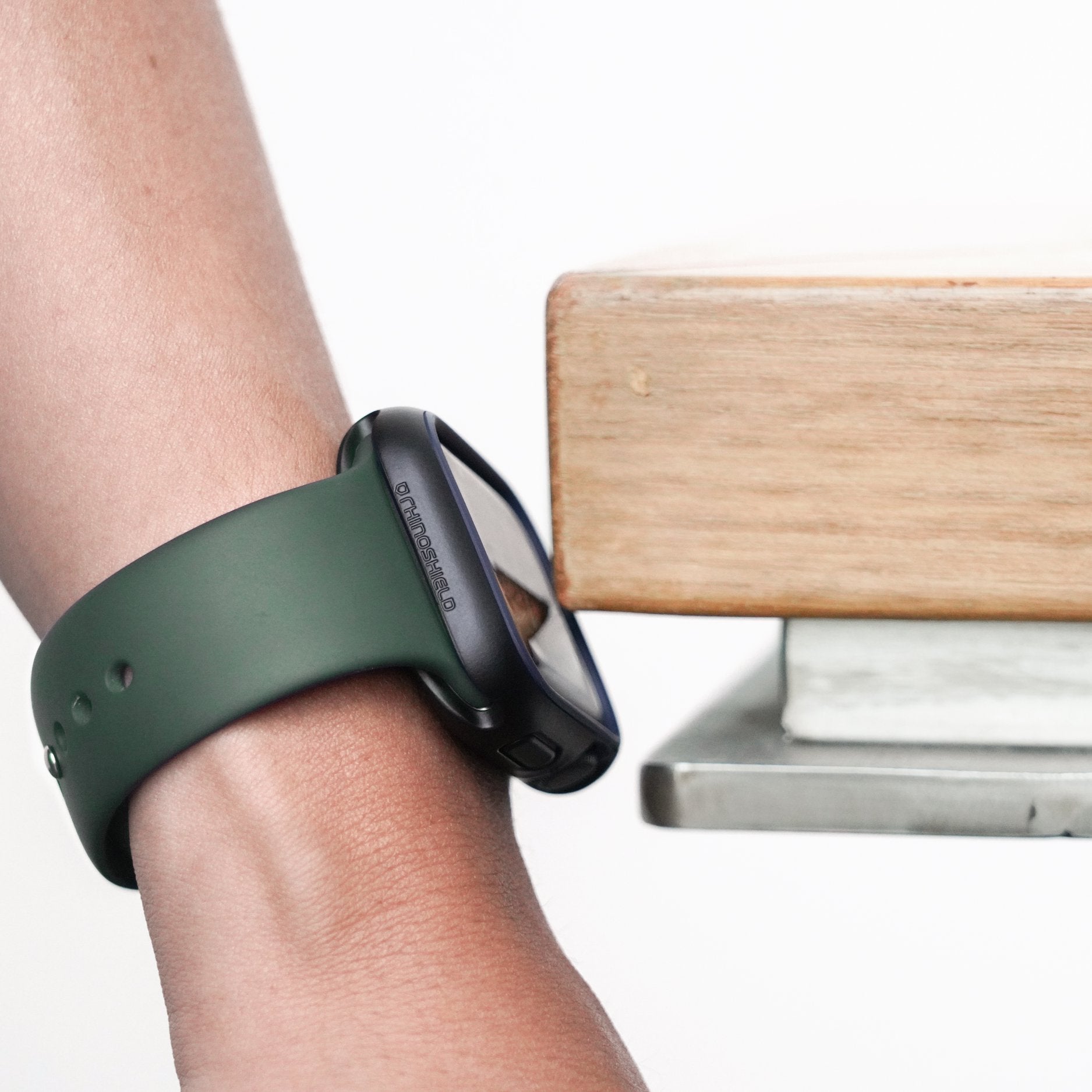 Pelindung Skrin Kesan 3D RhinoShield Apple Watch 6 / SE / 5 / 4 / 3 / 2 / 1 Curved Edge dengan kit penjajaran